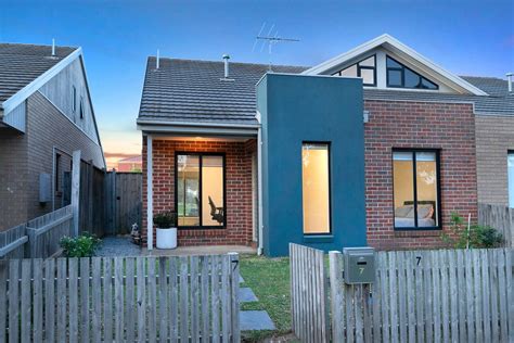 7 Burberry Lane, Deer Park, Vic 3023 